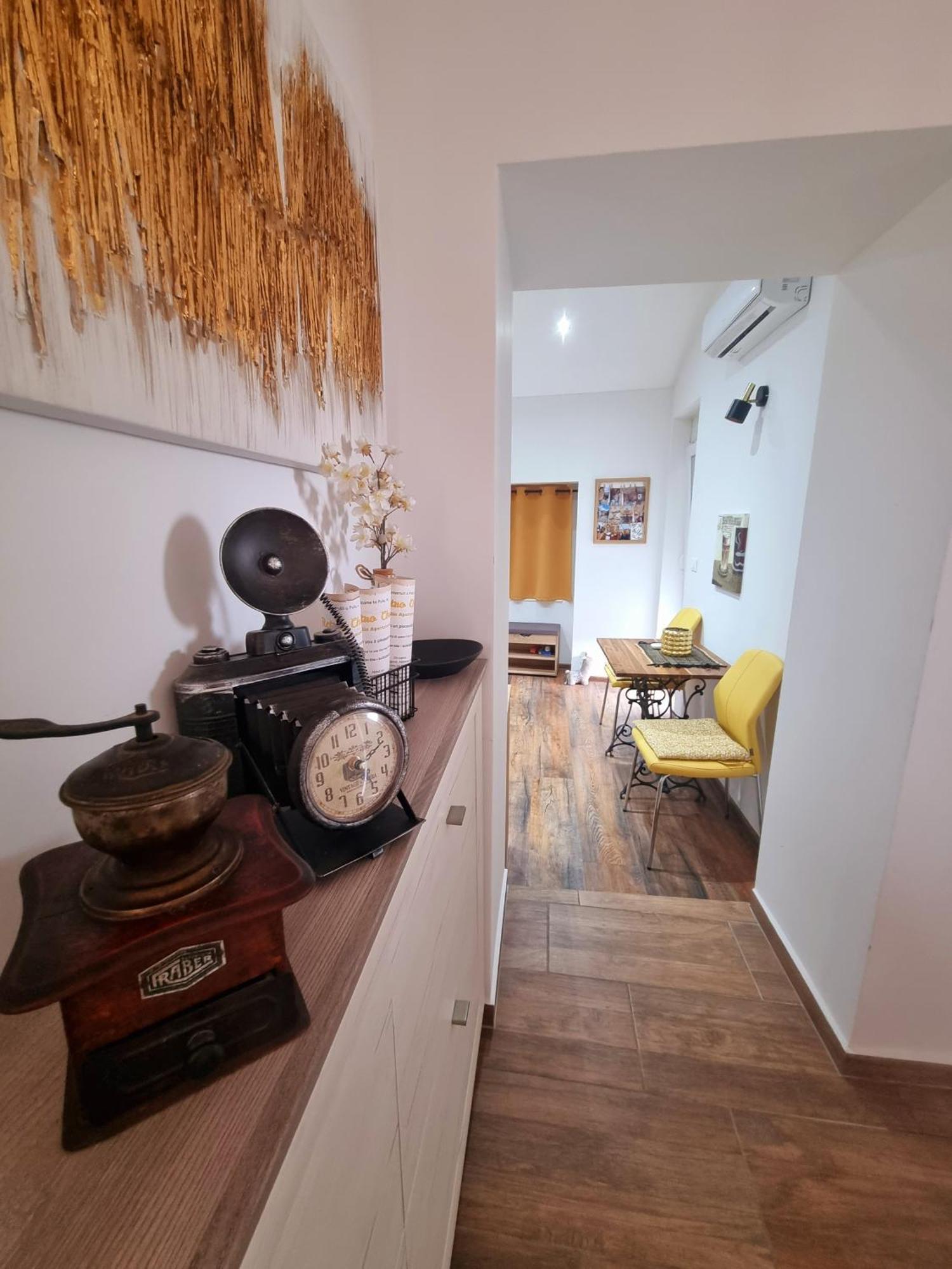 Retro Chic Studio Pula Exterior photo
